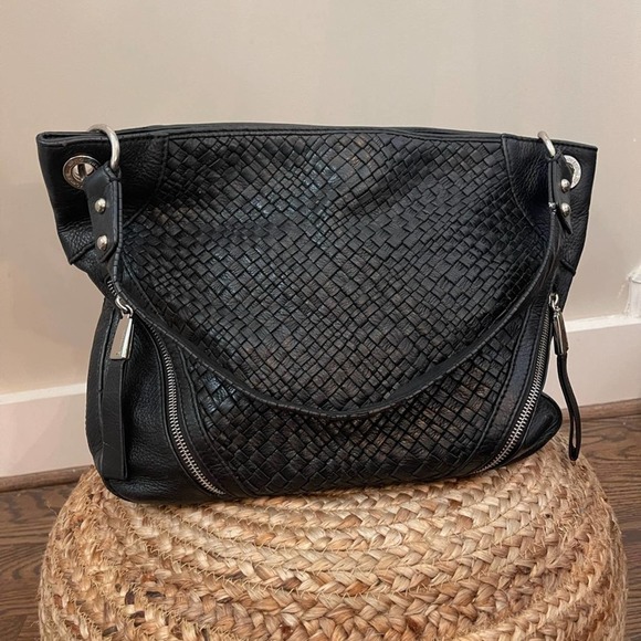 B Makowsky Large Black Leather Shoulder Bag - Picture 2 of 13